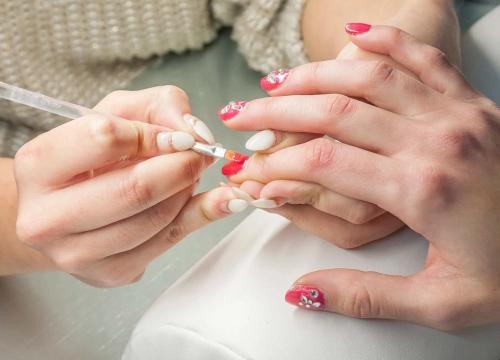 What's The Difference Between Gel Nail Extensions And Acrylics?